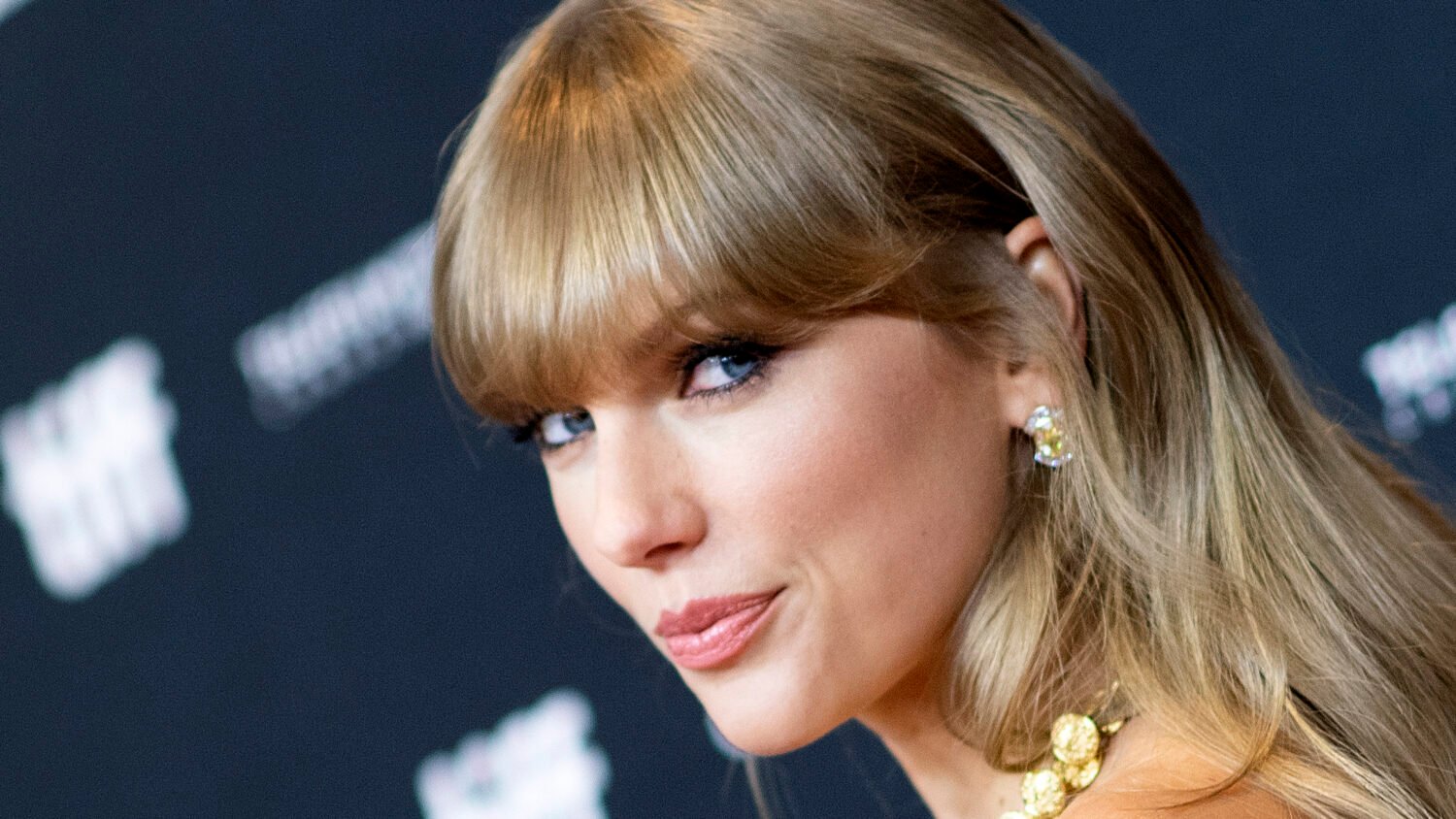 Taylor Swift registra la sua voce come marchio per fermare i deepfake AI: cosa cambia per tutti