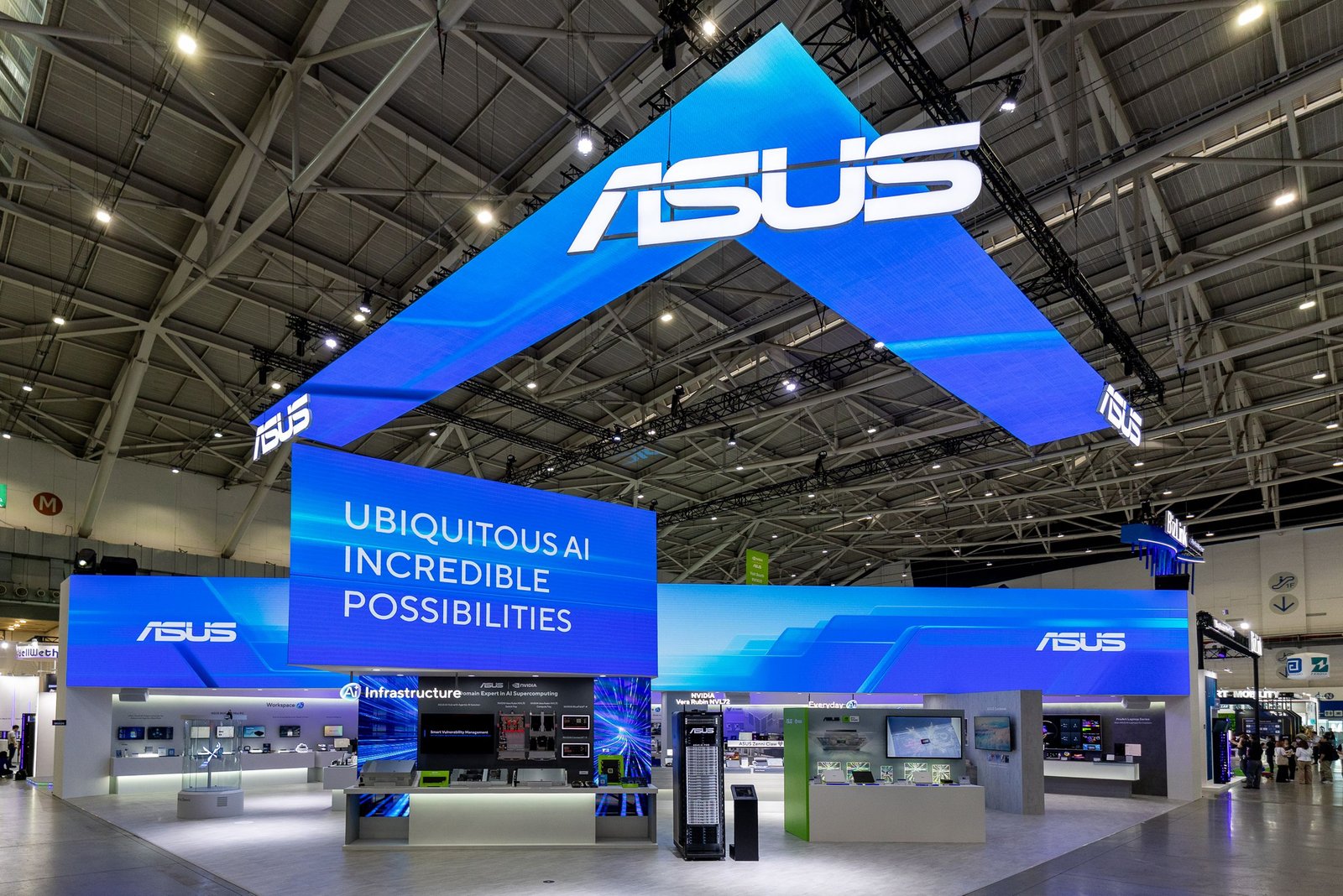 ASUS Computex booth zenni claw