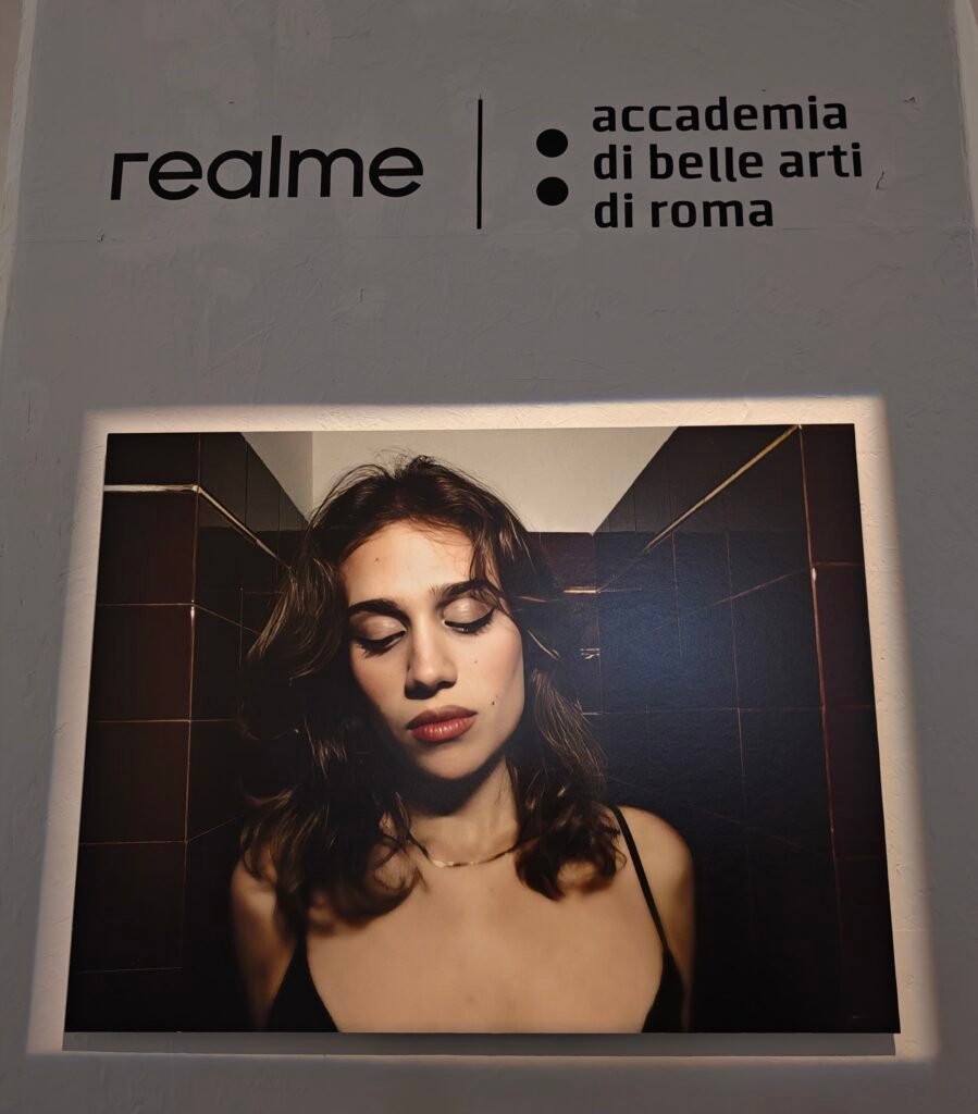 portrait of italians realme accademia di belle arti roma mostra fotografia smartphone