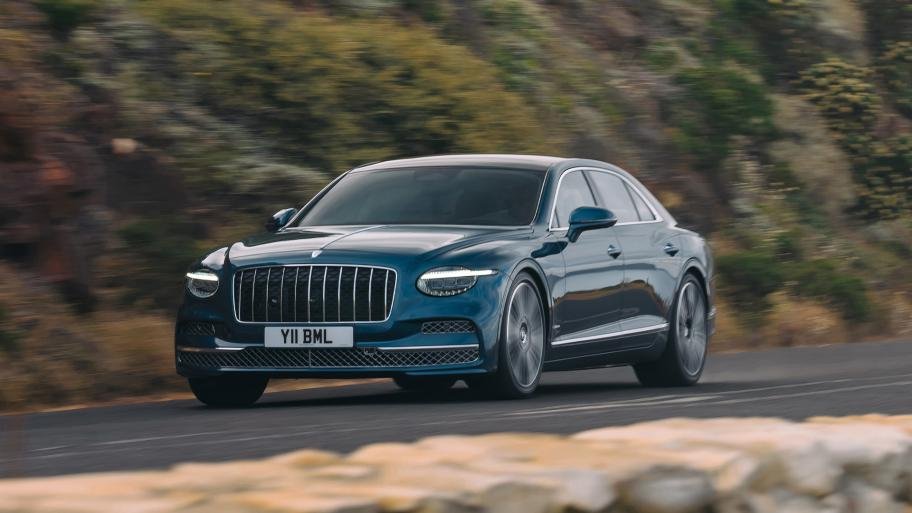 Bentley Torcal, la prima auto elettrica del marchio britannico, arriverà il 23 settembre